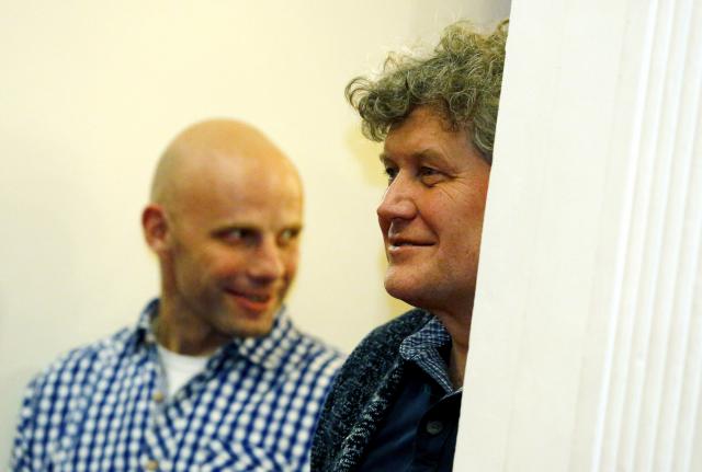 Spokojený režisér Tajného deníku Adriana Molea Miroslav Hanuš už na společenském setkání ve foyer. Foto Michal Klíma